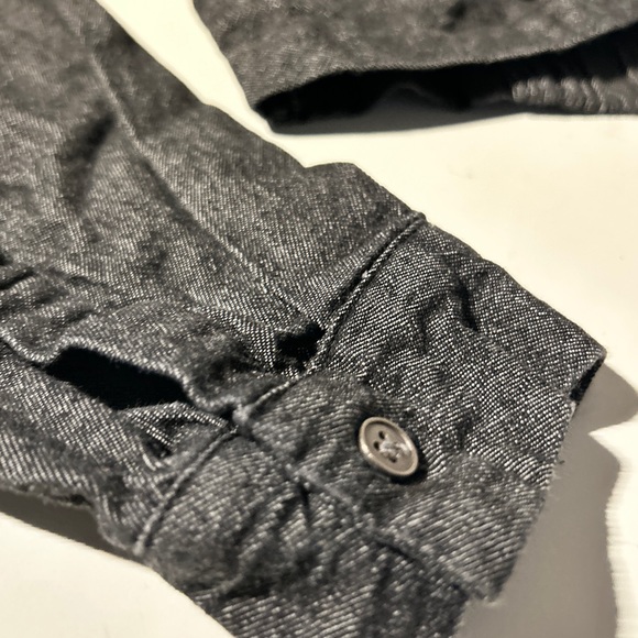 BUTTON UP BLACK CROP TOP [ FOREVER 21 ] - Picture 6 of 6